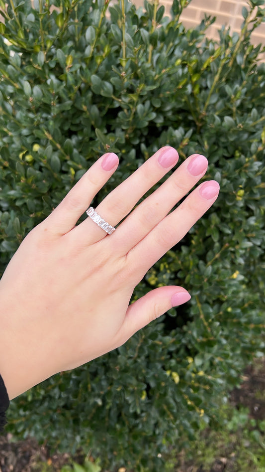 HALF ROUND HALF EMERALD LAB DIAMOND ETERNITY BAND