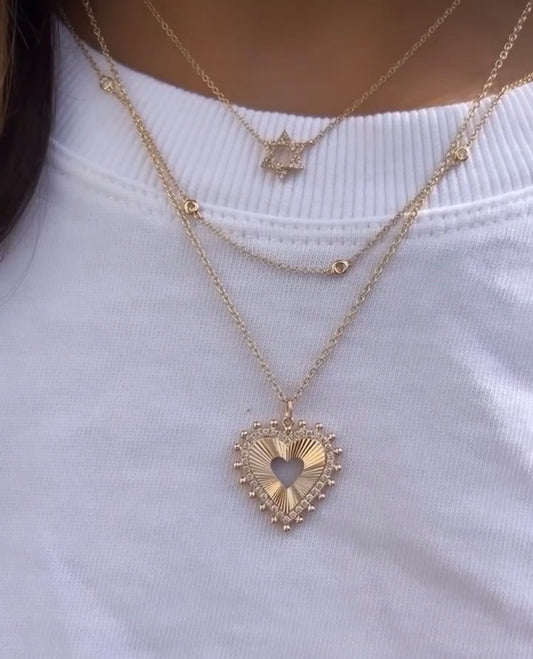 FLUTED HEART NECKLACE