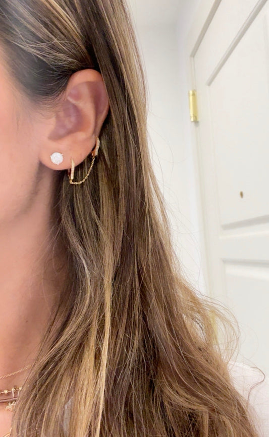 DIAMOND DOUBLE PIERCING CHAIN HUGGIES