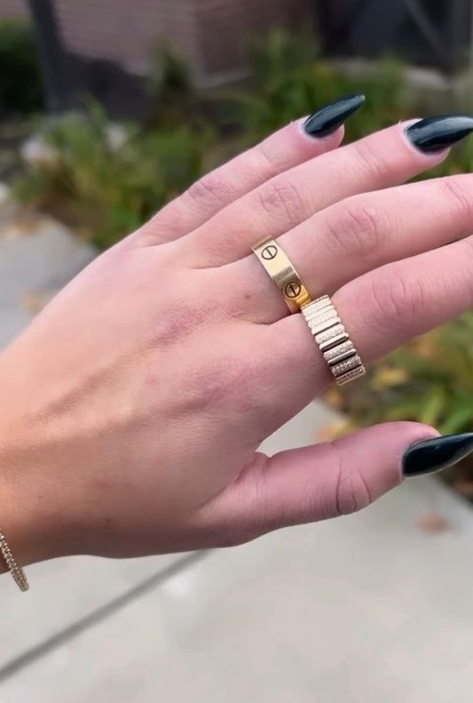FLUTED DIAMOND LINES RING