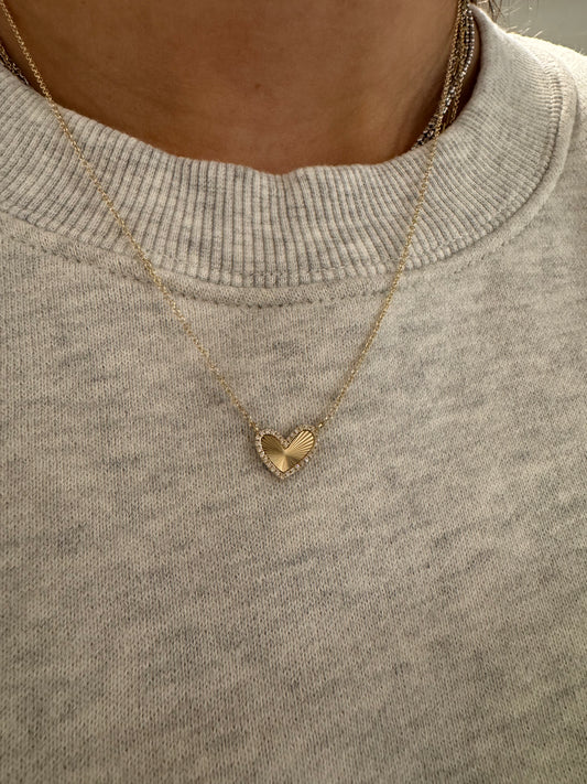 SMALL FLUTED HEART NECKLACE