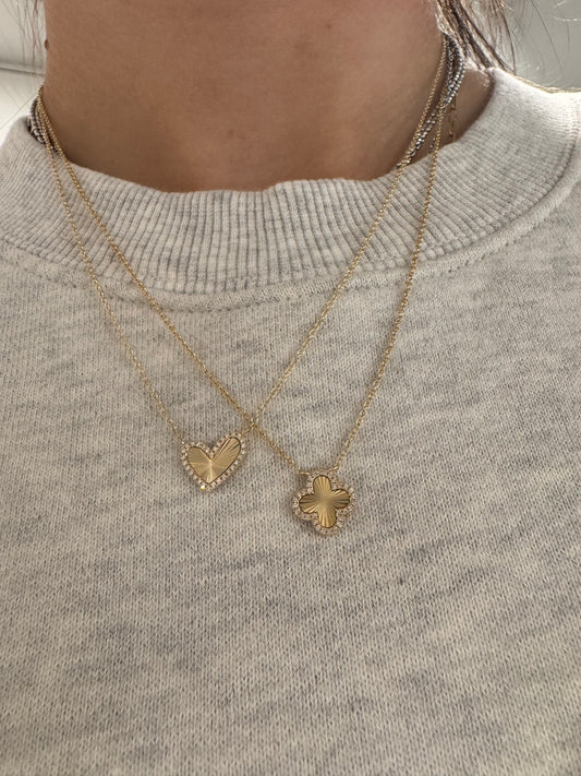 FLUTED CLOVER NECKLACE